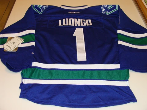 2011-12 Vancouver Canucks 3rd Alternate Jersey S/M Reebok Youth Roberto Luongo Cover