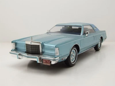 Lincoln Continental Mk V 1978 Blu Chiaro Modellino 1:18 MCG - Immagine 1 di 4