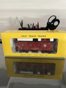 American Models 1:64 Scale Wood Caboose “Southern” & Kadee Couplers NIB - Picture 1 of 7