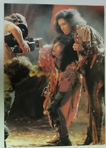 KISS ~ essere filmato per un video musicale PAUL STANLEY ~ PINUP pagina rivista - Foto 1 di 1
