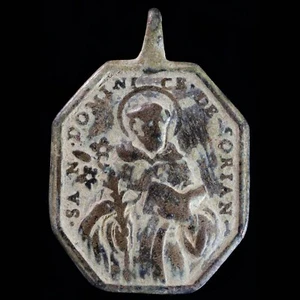 Religious medal XVI-XVII centuries, S. Domingo Soriano / V. Rosario,  45X33 mm. - Picture 1 of 3