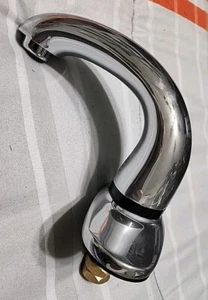 RUBBERMAID COMMERCIAL PRODUCTS 1818967 Low Arc,Chrome,Rubbermaid,0.5gpm 35LX88 - Picture 1 of 15