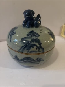 Japanese Covered Bowl with "Shiisa" Good Luck Creature Hand Painted - Picture 1 of 7