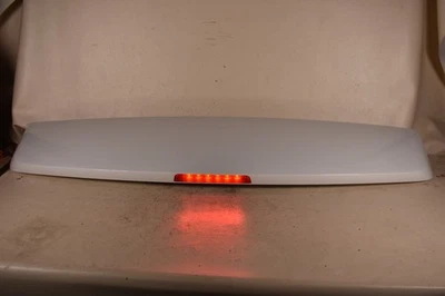 11-18 CARAVAN TOWN & COUNTRY SPOILER LIFT GATE HATCH WING 3RD BRAKE LIGHT WHITE Foto 1 de 4
