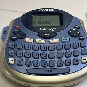 Cinta de 5 rollos parciales Dymo LetraTag LT-100T Plus - probada, funciona, sin adaptador de CA - Imagen 1 de 9