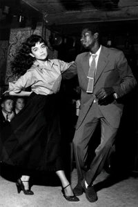 Bop In The Cellar Saint Germain Des Pres 1951 Doisneau Wall Decor - POSTER 20x30 - Picture 1 of 3