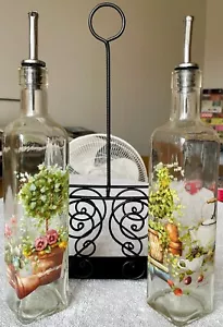 (Set di 3 pezzi) Bottiglie di olio e aceto Cruet con caddy in metallo: opera d'arte Annie LaPoint - Foto 1 di 13