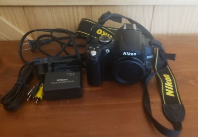Nikon D5000 Digital DSLR Camera Complete w/Charger Cords & Manuals Original Box - Image 1 of 4