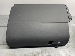 CASSETTO PORTA OGGETTI VOLKSWAGEN Touran 2° Serie 1T1857097 (07>10) - Foto 1 di 14