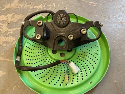 Interruptor de encendido Yamaha FZ6R 2009-2017 abrazadera triple superior (sin llave) Foto 1 de 3