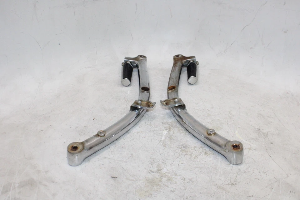 Suzuki Boulevard S50 vs800 2008 OEM pasajero trasero estribo Foto 1 de 4