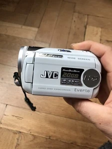 JVC Everio Camcorder 20GB GZ-MG47WE / Read Description - Photo 1/5