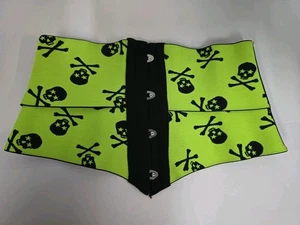 Taillentrainer Korsett Gürtel neongrün und schwarz Sterne und Totenköpfe Gothic Punk XL - Bild 1 von 10