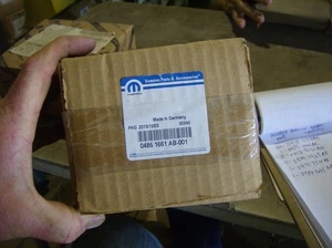 CUERPO ACELERADOR MOPAR 04861661AB ORIGINAL - Imagen 1 de 2
