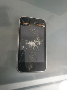 Apple iPhone 3GS - A1303 - 16GB - TURNS ON  - FAULTY - FOR PARTS - Afbeelding 1 van 6