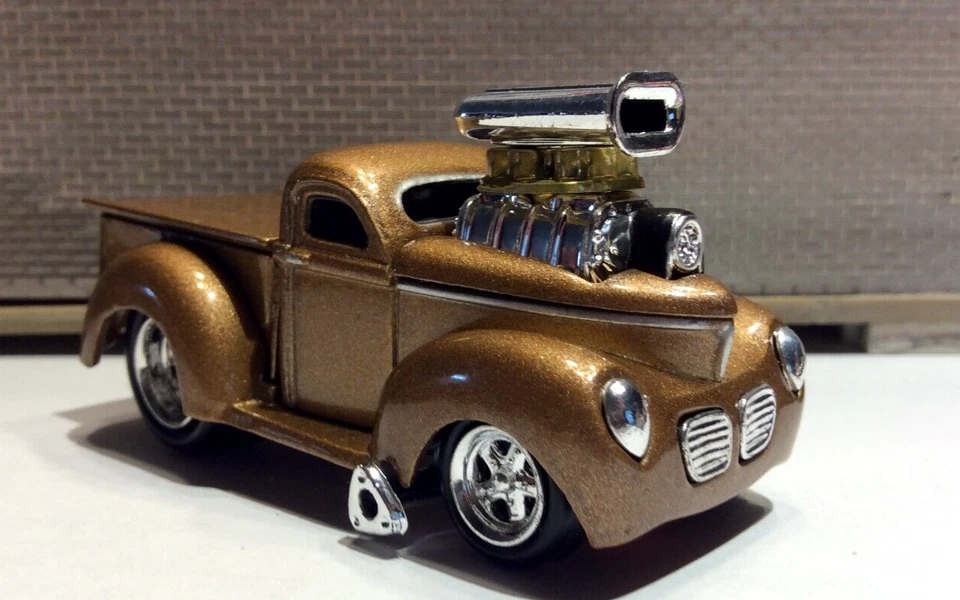 MUSCLE MACHINES 1940 40 WILLYS PICKUP TRUCK LIMITED EDITION  -- 1/64 DIECAST -   - Image 1 of 4