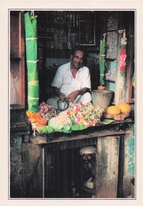 INDE TIRUCHIRAPPALLI VENDEUR DE FLEURS - Imagen 1 de 2