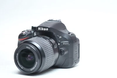 Cámara digital Nikon D5200 SLR con kit de lente AFS 18-55 mm Foto 1 de 3