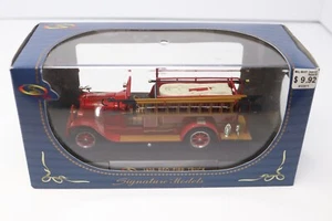Signature Models 1/32 Scale 1928 Reo Fire Truck Red - Picture 1 of 6