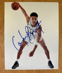 Carter Bryant signed Autogramm 8x10 Foto Arizona San Antonio Spurs - Bild 1 von 1