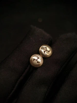 Mekugi decorativo tipo japonés Doliba Mon para wakziashi y tanto Y026 Foto 1 de 4