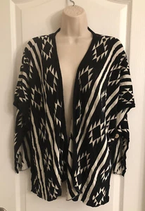 Forever 21 Wmn sz S/P Black White Geometric Aztec Print Open Cardigen Sweater - Picture 1 of 9
