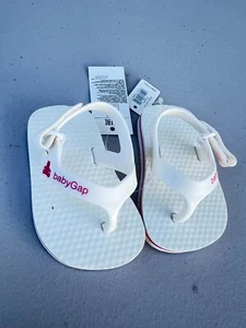 NUEVAS Sandalias Gap Bebé Niñas Puntera Blanco Logo 0-3m 3-6m - Imagen 1 de 6