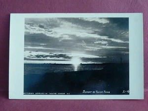 Vecchia cartolina fotografica reale RPPC approvata dal teatro censore tramonto sul fiume Yukon AK - Foto 1 di 1