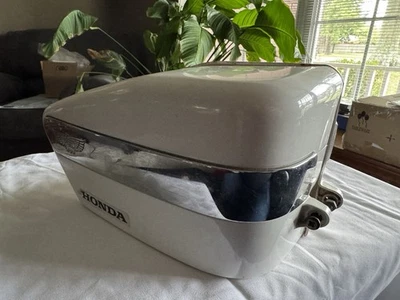 Honda CMX Rebel 250 usado, paneles de cubierta de asiento inferior modelo años 1996-2016 Foto 1 de 4