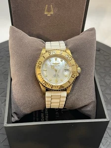 Orologio Invicta Pro Diver Data Automatico Quadrante Oro Quadrante MOP Cinturino Gomma Bianco 23714 - Foto 1 di 10
