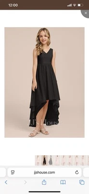 Vestido formal de dama de honor negro satinado alto bajo talla 14 cuello en V JJ’s House para niñas Foto 1 de 4