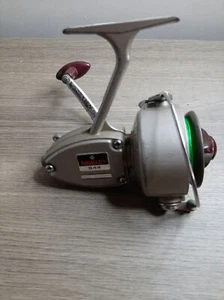 Carrete giratorio de agua salada Daiwa 944 vintage en muy buen estado. - Imagen 1 de 3