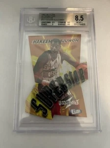 1997 Ultra Ultrabilities Superstar Hakeem Olajuwon BGS 8.5 Rockets Insert - Picture 1 of 2