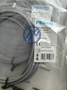Nuovissima linea di connessione NEBU-M8G4-K-2,5-LE4 541342 FESTO Expedited Express DHL - Foto 1 di 5
