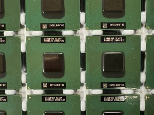 Vintage Intel Mobile P4 2.0G 512K Socket 478 RH80532GC041512 SL6FK, SL6V9, SL6CL - Picture 1 of 4