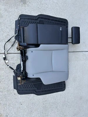 Toyota RAV4 2016-2018 asiento trasero izquierdo cuero con reposabrazos reposabrazos OEM Foto 1 de 4