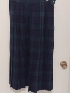 LL Bean Women's 12 Petite 100% Wool Forest Green Black Plaid Mid Length Pleated - Picture 1 of 3