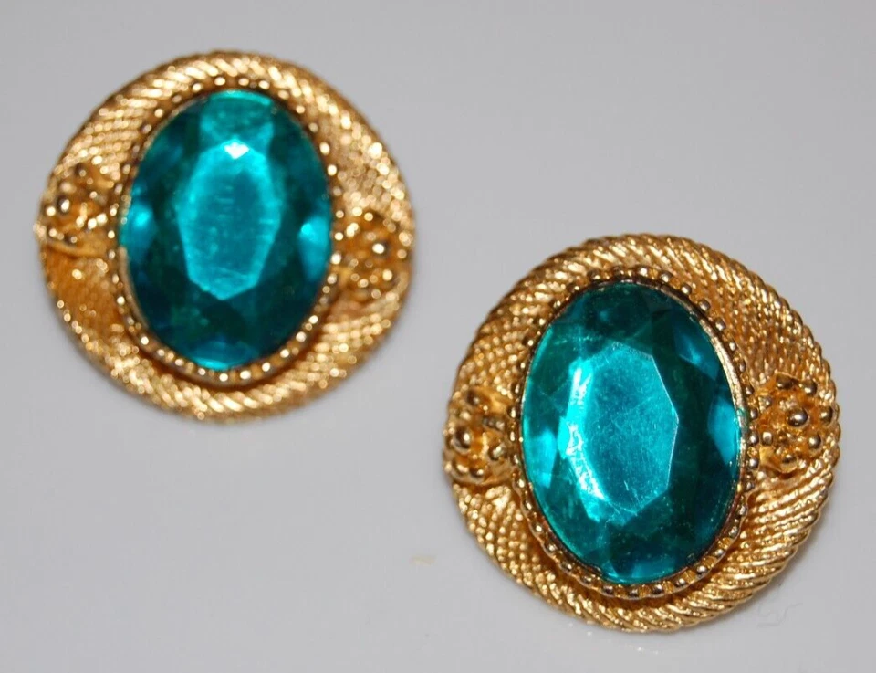 ELEGANTES PENDIENTES CLIP ESTILO BIZANTINO DORADO CRISTAL VERDE GRANDE ALTA COSTURA AÑOS 80 DE COLECCIÓN Foto 1 de 4