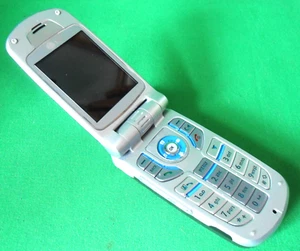 Vintage LG U8180 Silver Flip Mobile Phone 2004 GSM SPARES REPAIR Untested - Picture 1 of 7