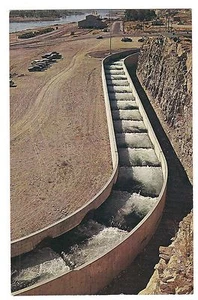 FISH LADDER Rocky Reach Dam  Spawning Grounds WASHINGTON Postcard WA Fishing - Picture 1 of 2