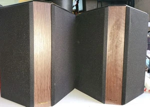 Pair Klipsch RP 502S SURROUND SPEAKERS - Picture 1 of 7