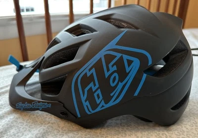 Troy Lee Designs A1 MIPS (M/L 57-59 cm) Azul Marino/Negro Foto 1 de 4