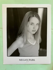 Megan Park, Original Vintage Talent Agentur Headshot Foto mit Credits - Bild 1 von 2