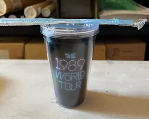 Seltene TAYLOR SWIFT ""1989 WELTTOUR"" VIP TUMBLER KUNSTSTOFFBECHER Tour Ware - Bild 1 von 2