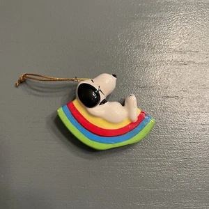 Peanuts Snoopy 1966 Arco Iris Navidad Cerámica Adorno Japón Excelente Estado - Imagen 1 de 4