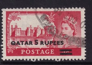 QATAR 1957-1959 SG14a 5r en 5/- rosa-rojo recargo tipo II - buen usado - Imagen 1 de 2