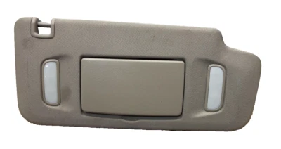 2015 2016 CADILLAC SRX Right Sun Visor Rh OEM: 23141981 - SEE PICTURES FOR INFO Foto 1 de 4