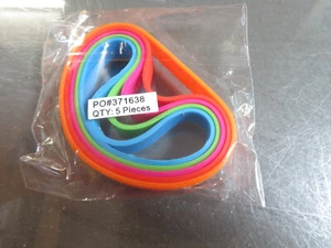 Brandneu - McDonalds 5er Pack Silikon Armbänder für Manager/Mitarbeiter - Bild 1 von 4