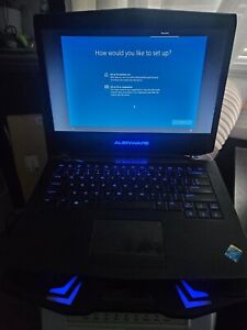 Dell Alienware 14 Gaming-Notebook mit Topmate Laptop Kühlpad Windows 10 zurücksetzen
