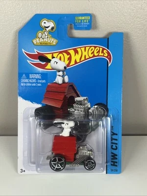Hot Wheels HW City 2013 Peanuts Snoopy Doghouse Car 59/250 BIN7 - Image 1 of 3